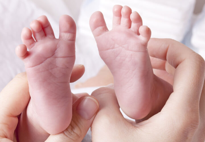 https://pbpregnancyservices.co.uk/wp-content/uploads/2016/04/Babies-Feet-Top-Tips-PB-Pregnancy-Services-Mother-Baby-Clinic.jpg